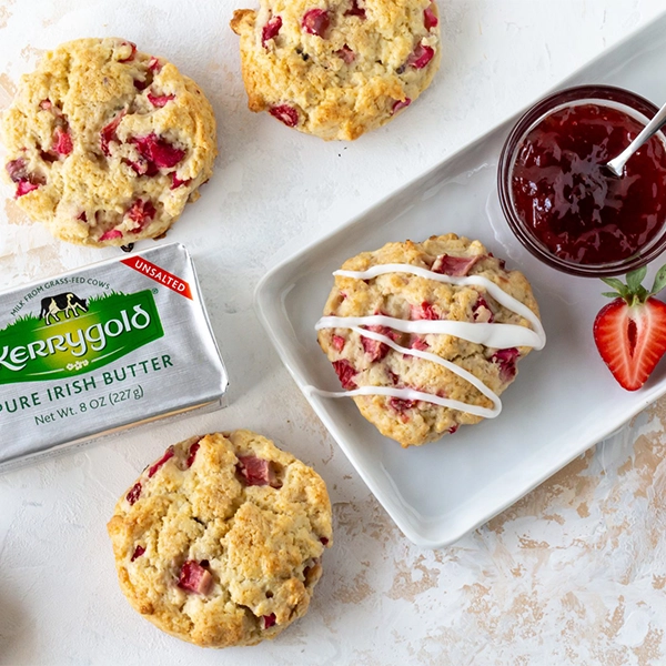 Strawberry Rhubarb Scones